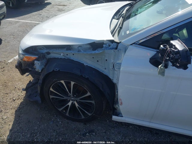 2019 Toyota CAMRY HYBRID SE thumbnail 18