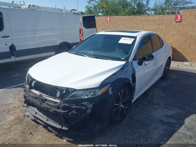 صورة 2 لـ 2019 Toyota CAMRY HYBRID SE