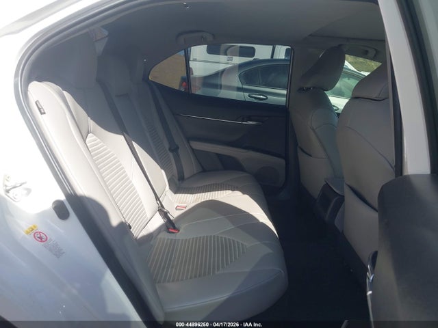 صورة 8 لـ 2019 Toyota CAMRY HYBRID SE