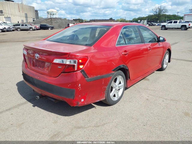 TOYOTA CAMRY - 4