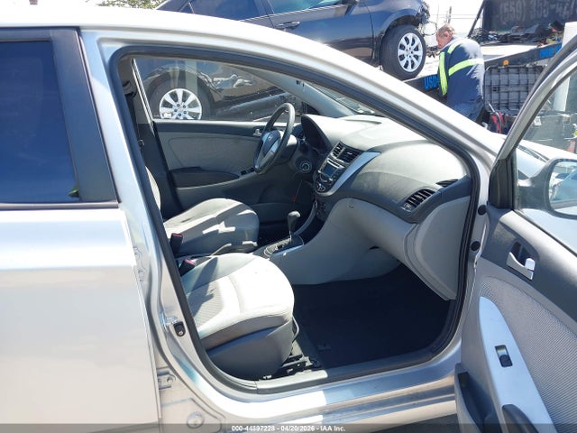 HYUNDAI ACCENT GLS - 5