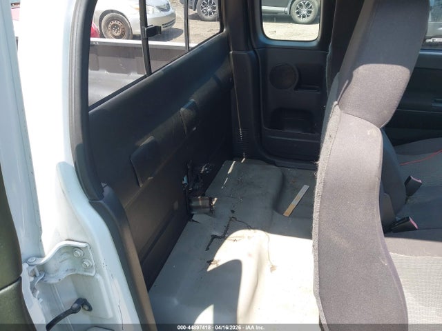 CHEVROLET COLORADO WORK TRUCK - 8