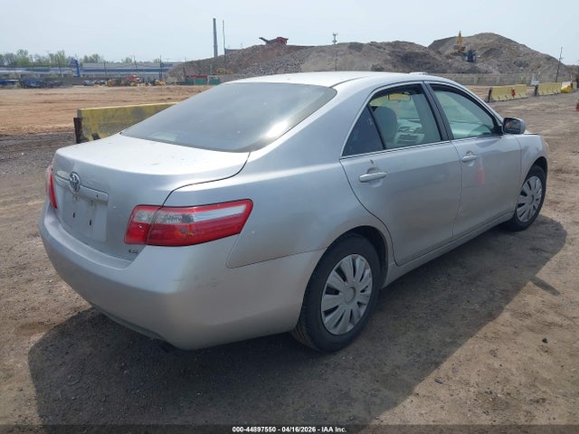 TOYOTA CAMRY - 4