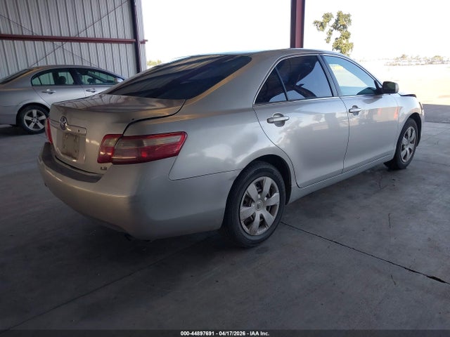 TOYOTA CAMRY - 4