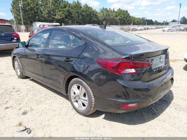 HYUNDAI ELANTRA SEL - 3