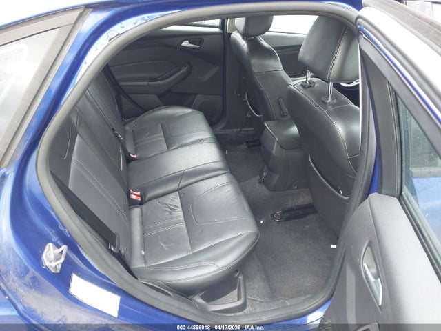 FORD FOCUS SE - 8