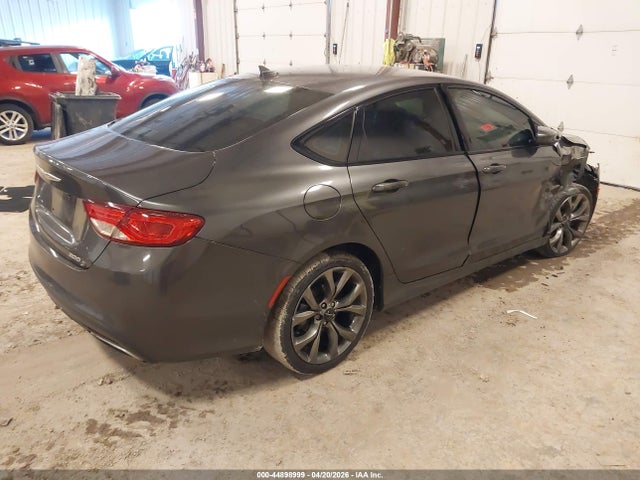 صورة 4 لـ 2016 Chrysler 200 S
