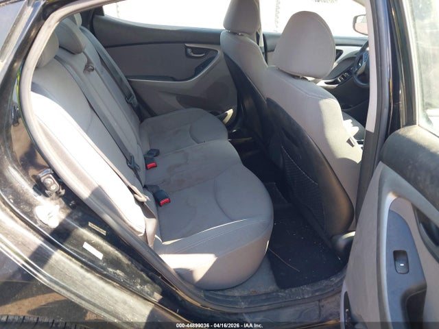 HYUNDAI ELANTRA SE - 8