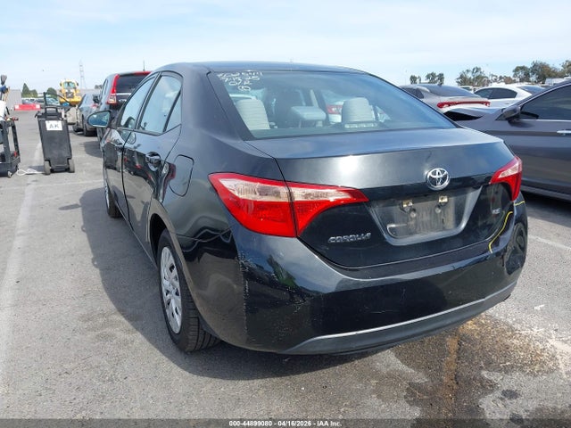 2018 Toyota COROLLA LE photo 3