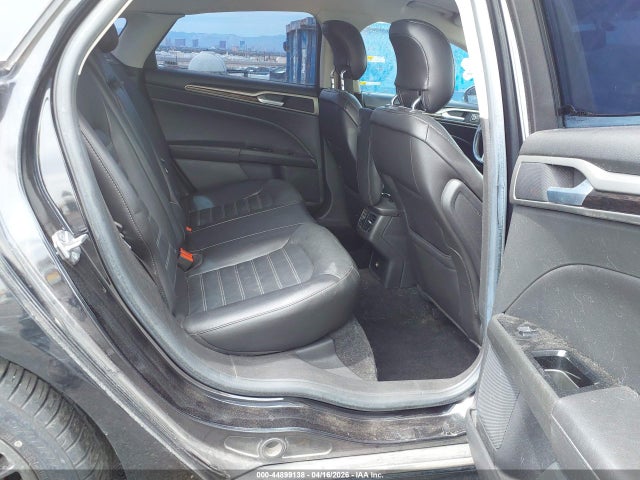 FORD FUSION SE - 8
