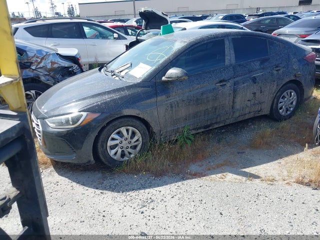 HYUNDAI ELANTRA SE - 2