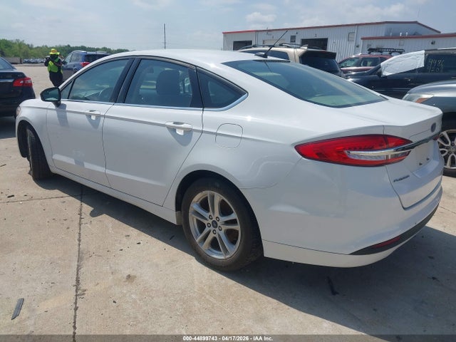 FORD FUSION SE - 3