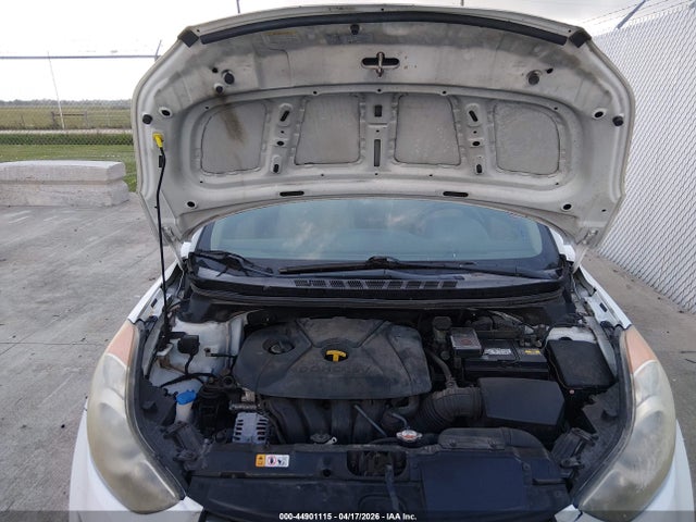 HYUNDAI ELANTRA GLS - 10