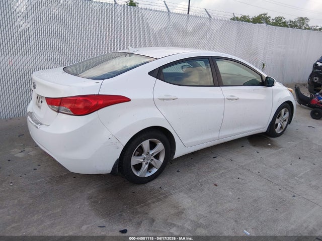 HYUNDAI ELANTRA GLS - 4