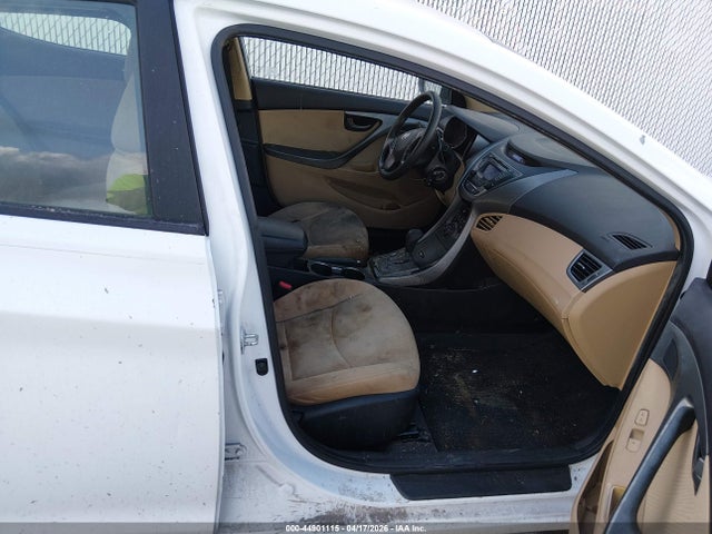 HYUNDAI ELANTRA GLS - 5