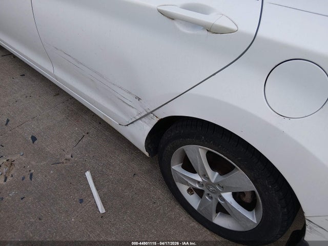 HYUNDAI ELANTRA GLS - 6