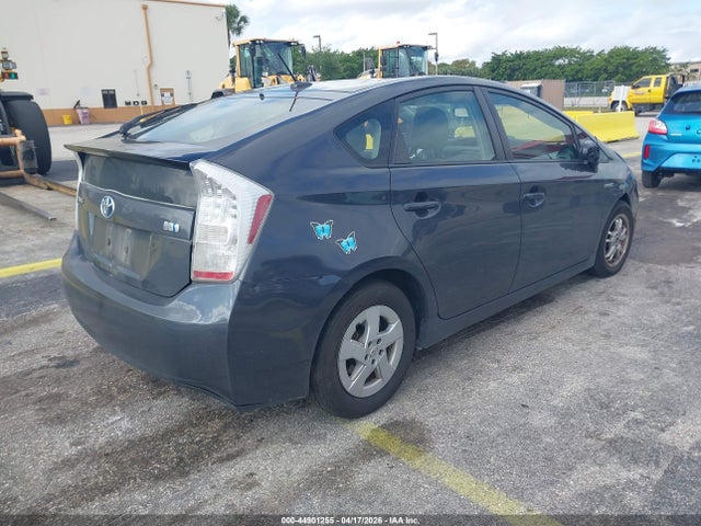 TOYOTA PRIUS - 4