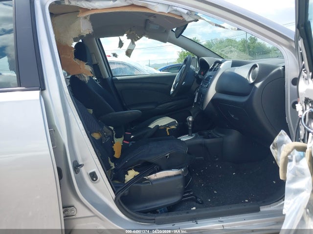 NISSAN VERSA - 5
