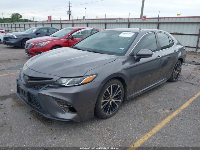 2018 Toyota CAMRY SE — фото 2