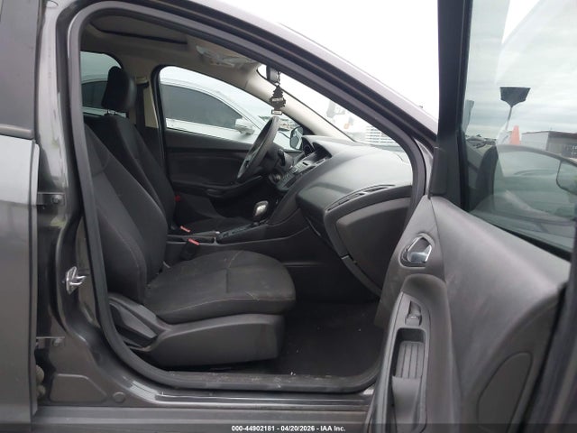 FORD FOCUS SE - 5