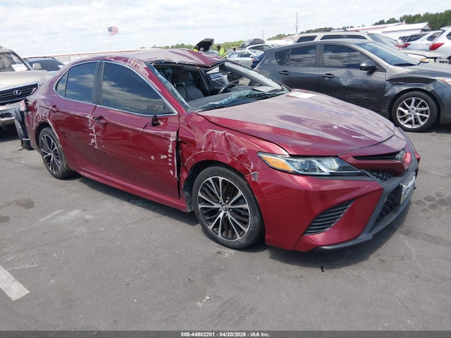 2018 TOYOTA CAMRY SE