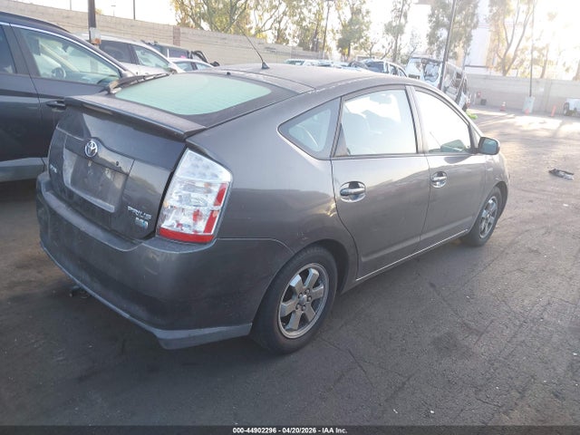 TOYOTA PRIUS - 4