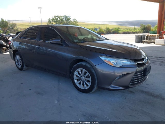 TOYOTA CAMRY - 1
