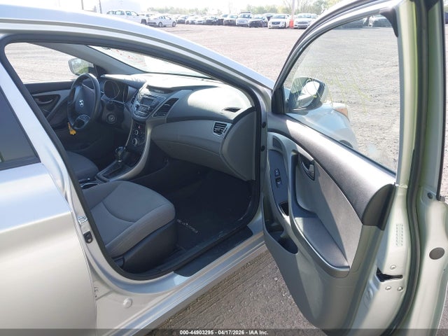 HYUNDAI ELANTRA SE - 5