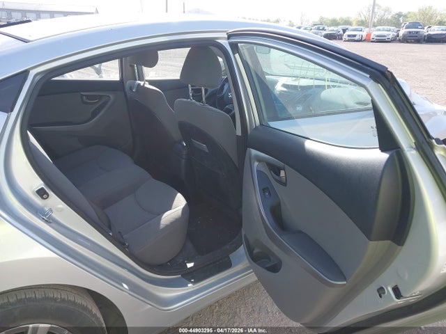 HYUNDAI ELANTRA SE - 8