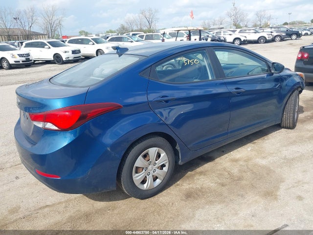 HYUNDAI ELANTRA SE - 4