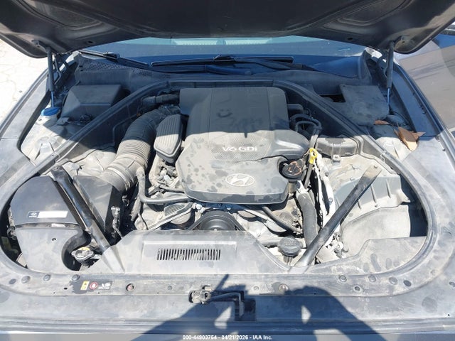 HYUNDAI GENESIS 3.8 - 10