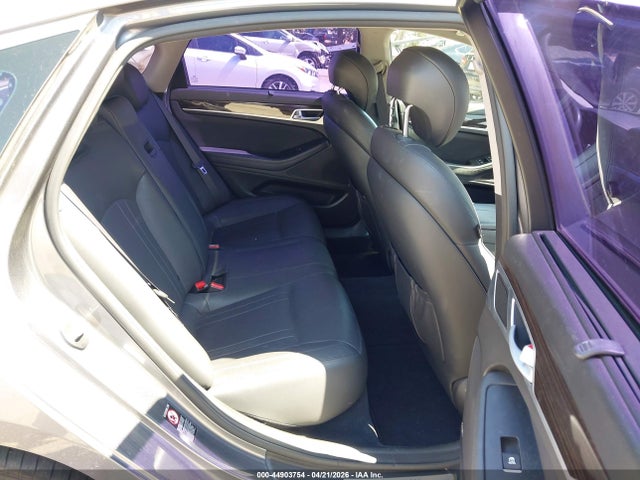 HYUNDAI GENESIS 3.8 - 8