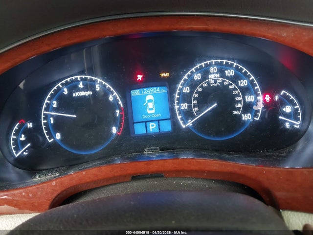 HYUNDAI GENESIS 3.8 - 7