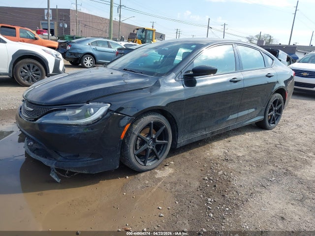 2015 Chrysler 200 S 照片 2