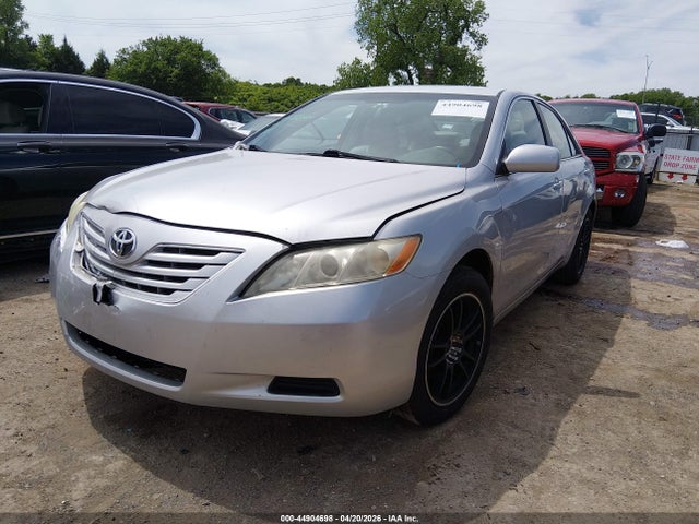 2009 Toyota CAMRY LE photo 2