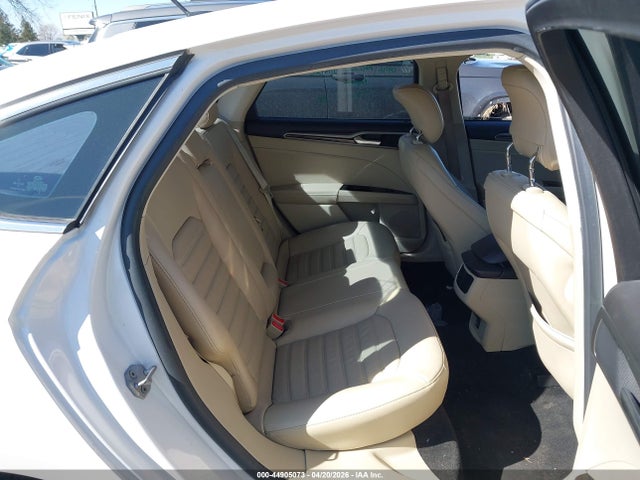 FORD FUSION SE - 8