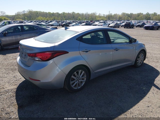 HYUNDAI ELANTRA SE - 4