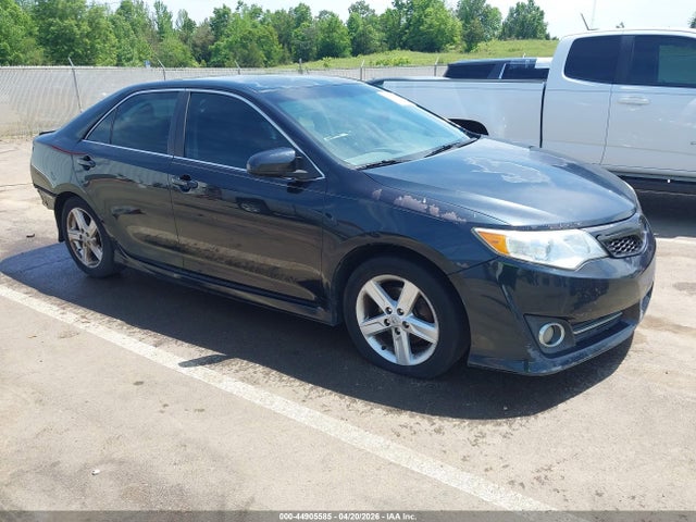 2013 TOYOTA CAMRY SE