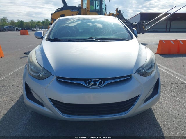 HYUNDAI ELANTRA SE - 6