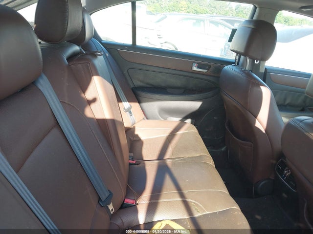 HYUNDAI GENESIS 3.8 - 8