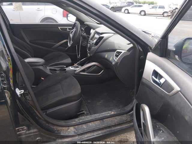 HYUNDAI VELOSTER - 5