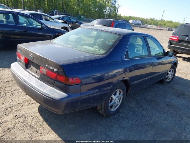TOYOTA CAMRY - 4