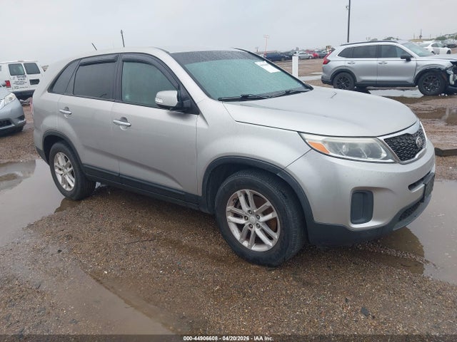 2015 KIA SORENTO LX