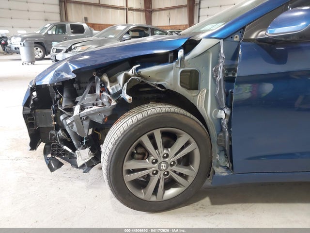 HYUNDAI ELANTRA SE - 6