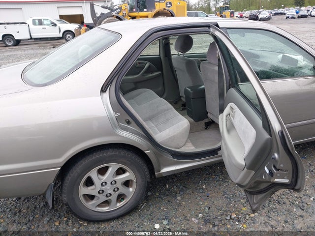 1998 Toyota CAMRY LE V6 photo 8