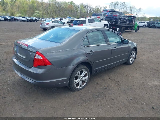 FORD FUSION SE - 4