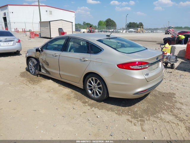 FORD FUSION SE - 3