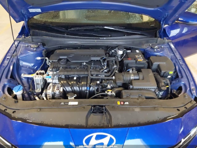 HYUNDAI ELANTRA LIMITED - 10