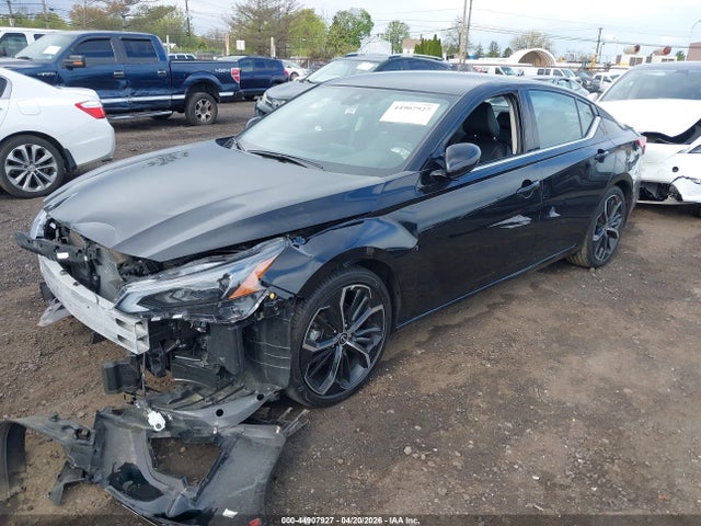 2024 Nissan ALTIMA SR FWD photo 2