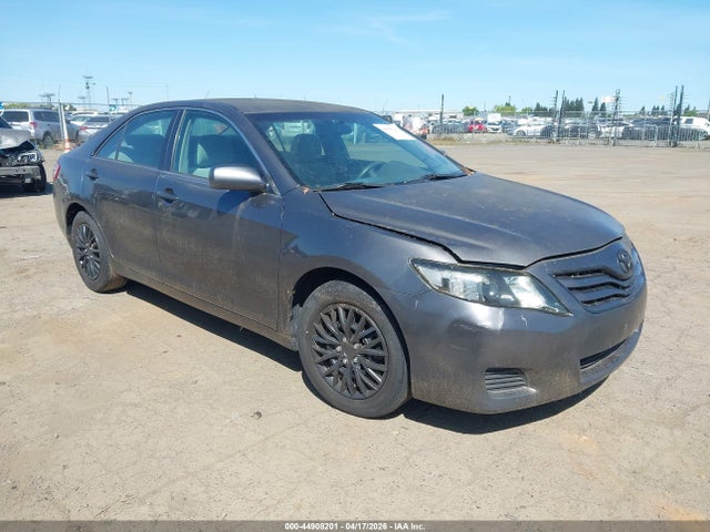 TOYOTA CAMRY - 1